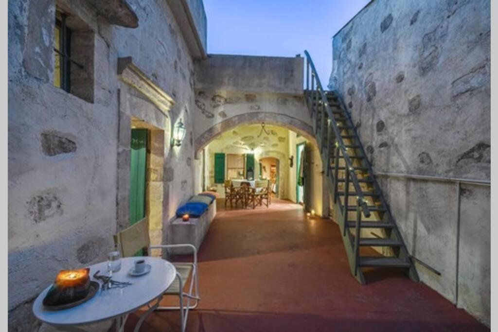 Moundros 1620 Venetian Residence Eksteriør billede